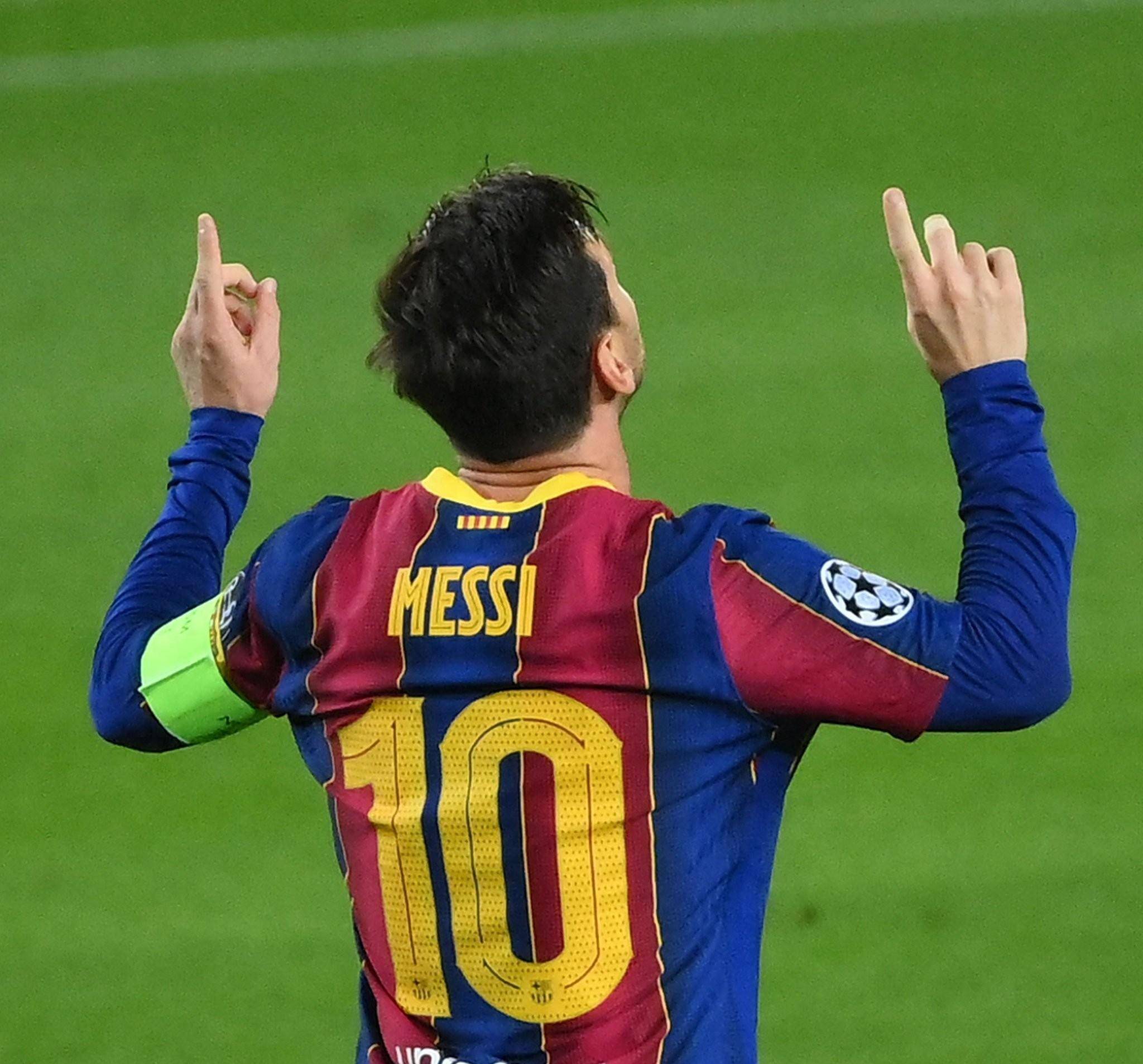 辽宁男篮王哲林末节关键表现（王哲林末节发力撑起辽宁男篮）