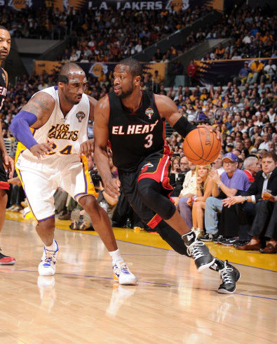 足球世界杯亚洲区预选赛关键比赛回顾（世预赛亚洲区焦点之战盘点）