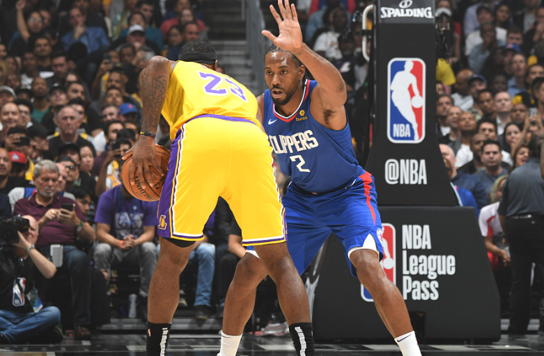 斯诺克英锦赛：斯佳辉6-0零封瑞恩，晋级16强（斯佳辉6-0横扫瑞恩，闯入英锦赛16强）