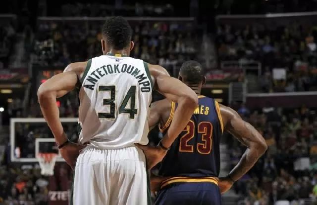 罗伊斯：我建议布兰特留下，他能为球队带来不常拥有的特质（罗伊斯建议布兰特留队：他拥有球队少见的特质）