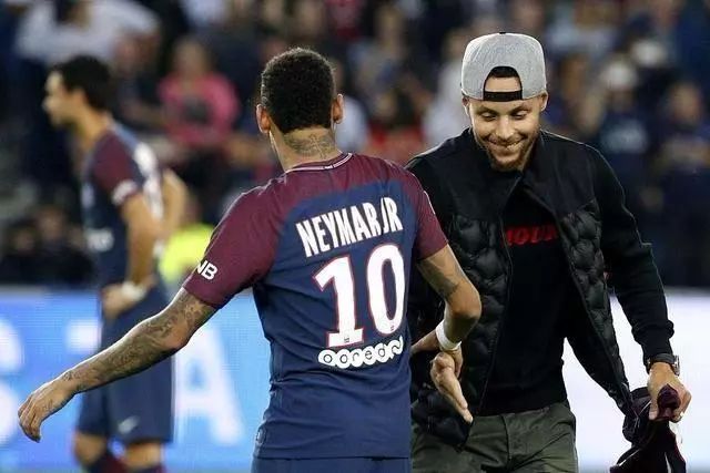 于帕：合同问题不会影响我；坎特让法国队的防守更有保障（于帕称合同风波不影响状态 坎特回归巩固法国防线）